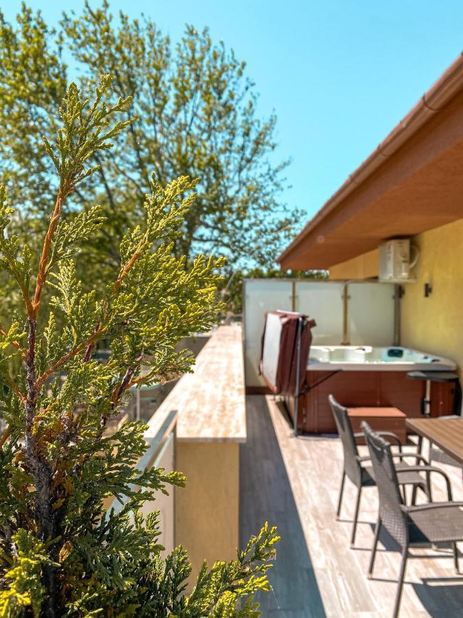 Casa Luxury Wellness Apartman By Bltn Шиофок Экстерьер фото